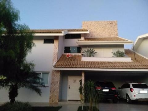 Casa à venda em Maringá, Zona 08, com 3 suítes, com 262 m²