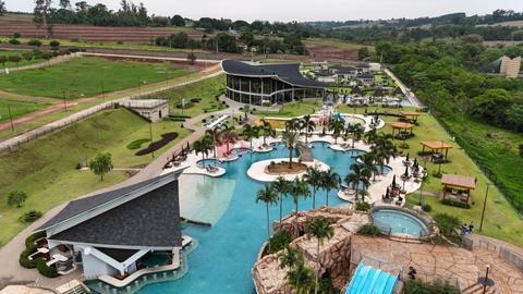 Terreno à venda em Maringá, aceita permuta em metade do valor, com 522.45 m², Jardins de Monet Residence