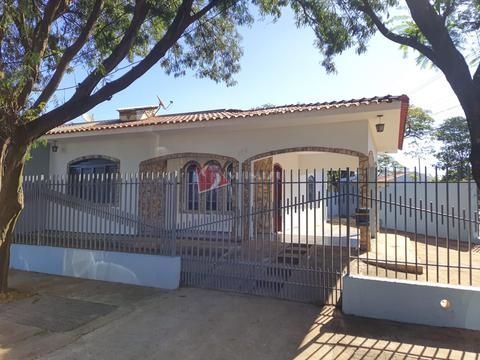 Casa para alugar em Maringá, Parque das Grevíleas, com 3 quartos, com 171.44 m²