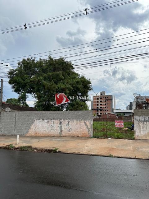 Terreno à venda em Maringá, Zona 08, com 606 m²