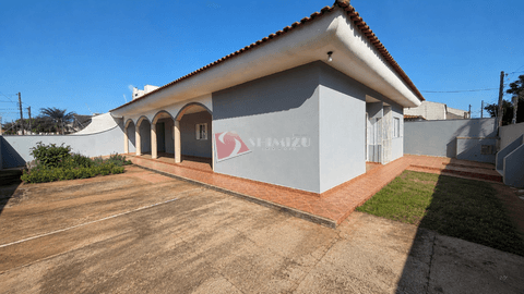 Casa à venda em Maringá, Parque Residencial Cidade Nova, com 3 quartos, com 182.64 m²