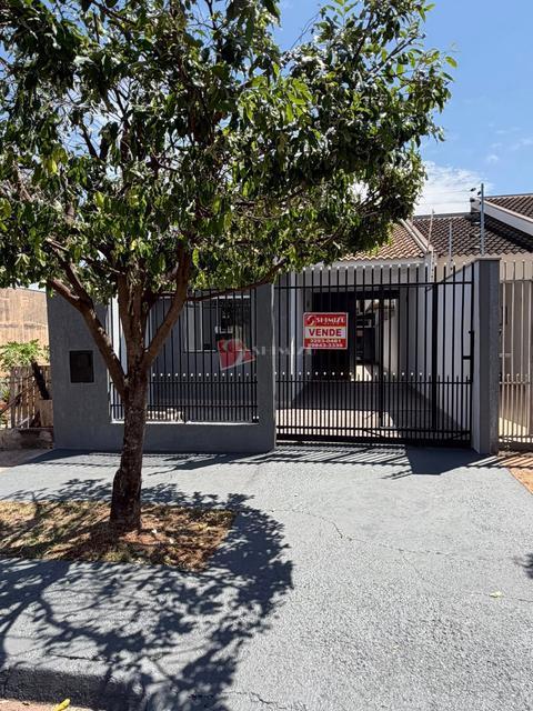 Casa à venda em Maringá, Jardim Paris III, com 3 quartos, com 110 m²