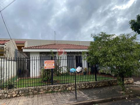 Casa à venda em Maringá, Vila Ipiranga, com 3 quartos, com 152.25 m²
